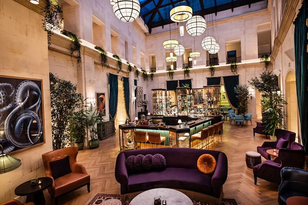 LALO BAR & LOUNGE (Baku)