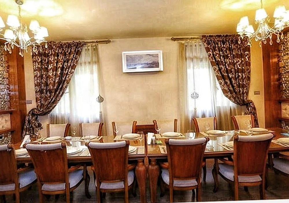 MALİ RESTORAN (Bakı)