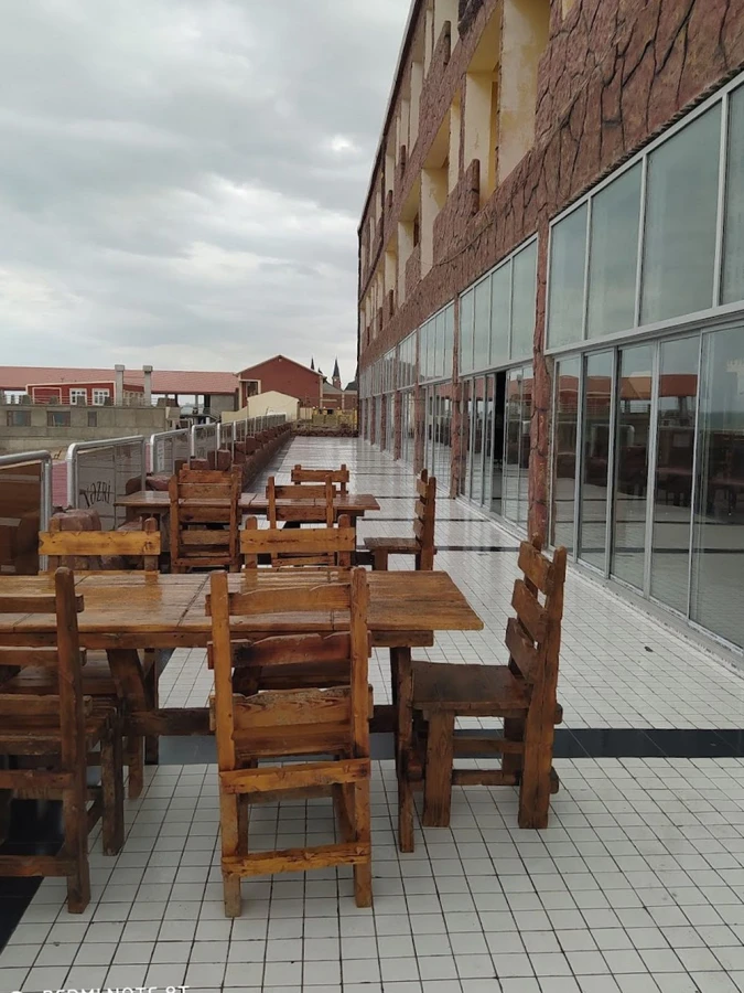SU SƏSİ ŞADLıQ EVI (Bakı)
