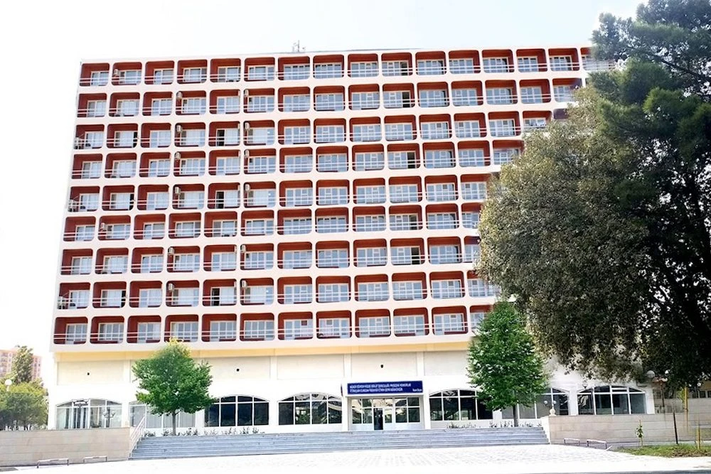 ƏMƏK VƏ SOSİAL MÜNASİBƏTLƏR AKADEMİYASI (Bakı)