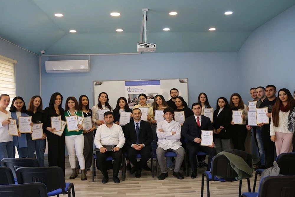 IQTISADI ARASHDIRMALAR VE TƏDRİS MƏRKƏZİ (Bakı)