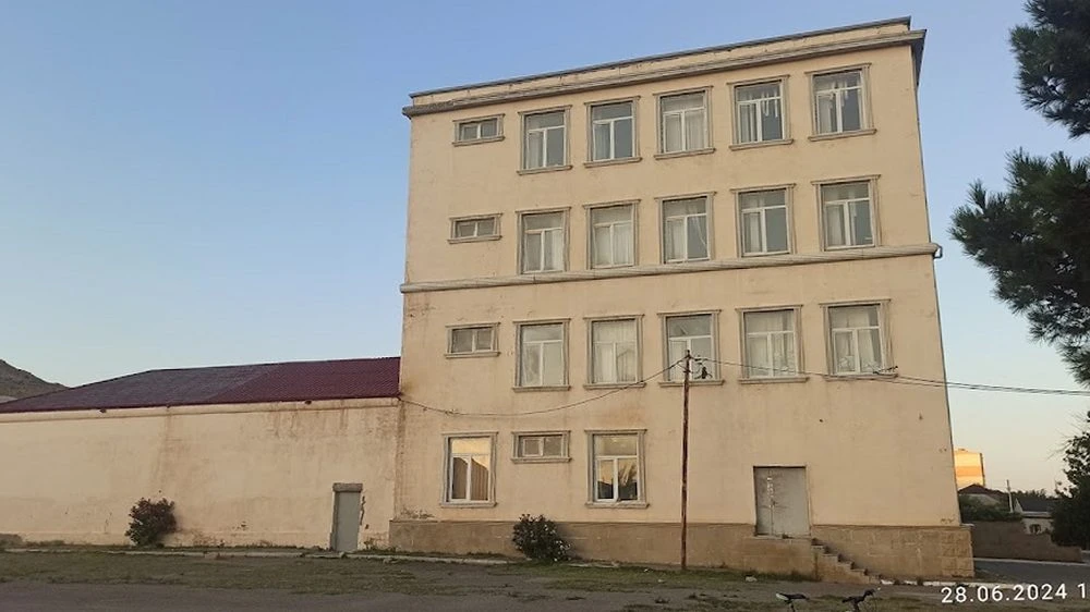 Secondary School No. 233 (Baku)
