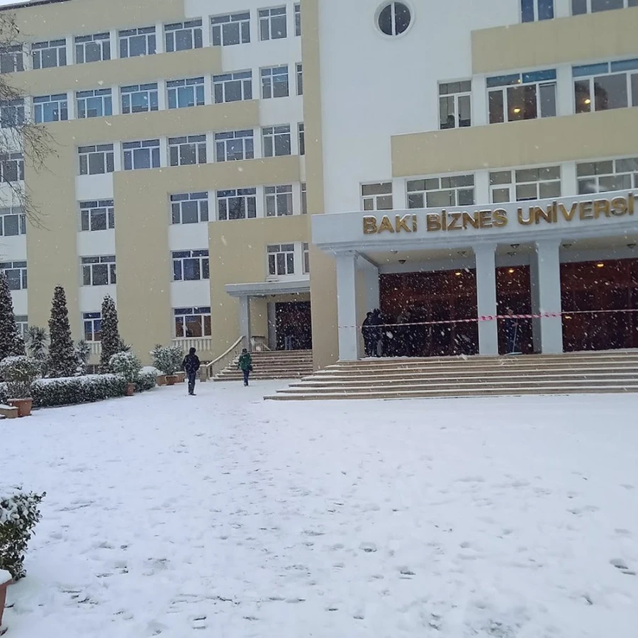 БАКИНСКИЙ БИЗНЕС УНИВЕРСИТЕТ (Баку)