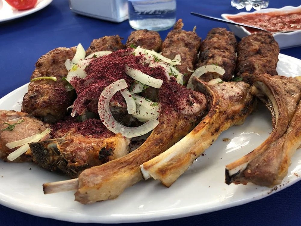 Xarı Bülbül Şadlıq Sarayı (Bakı)
