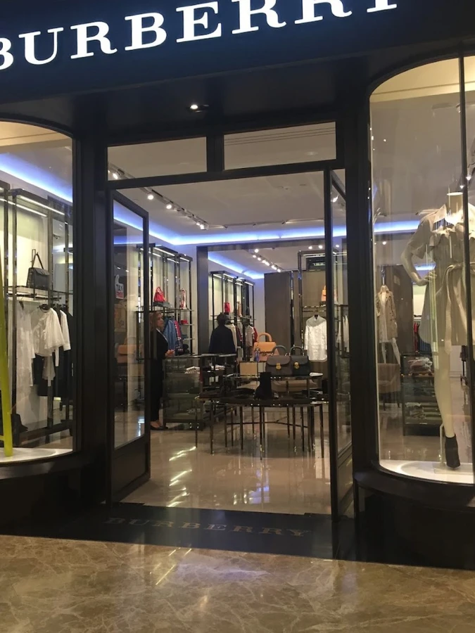 Burberry Port Baku Mall