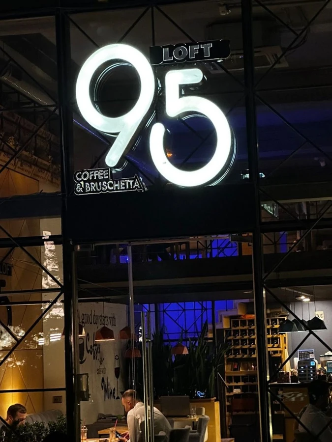 95 Deqris Kofe və Brusçetta (Bakı)
