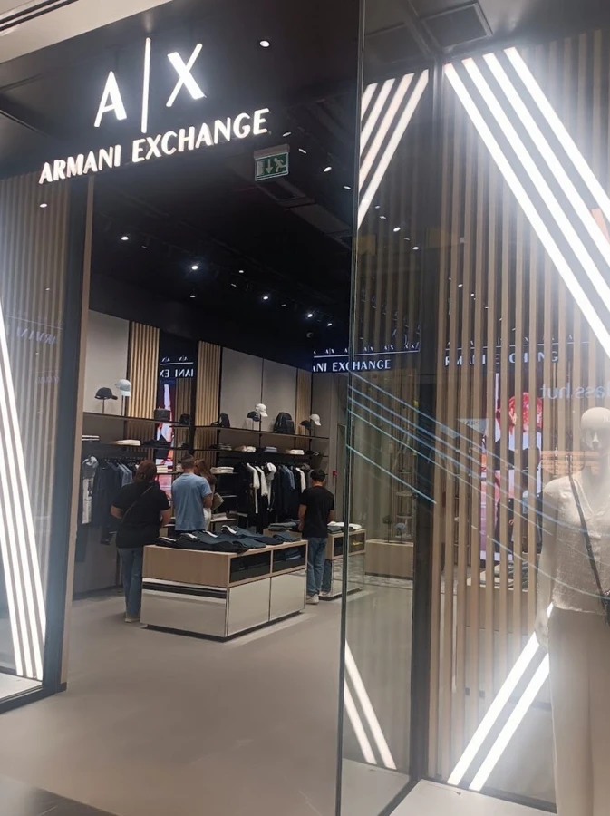 Armani Exchange магазин одежды (Баку)