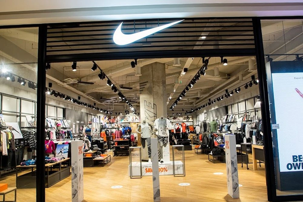 Nike idman ayaqqabıları mağazası (Bakı)