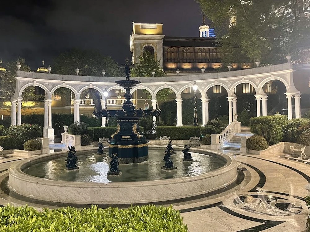 Filarmoniya parky (Cultural recreation places (theaters, cinemas, galleries, parks, gardens, boulevard)) (Baku)