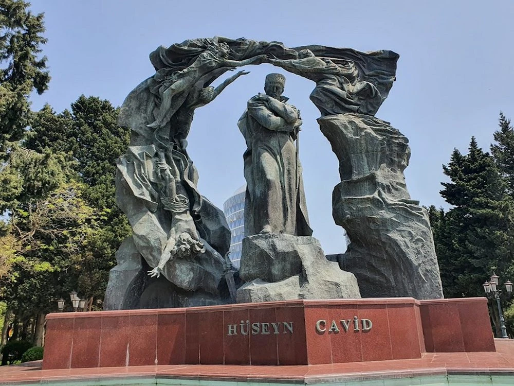 Памятник Гусейну Джавиду (Баку)