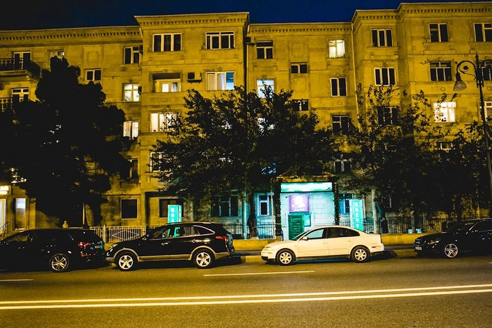 Sherlock Holmes Hostel (Bakı)
