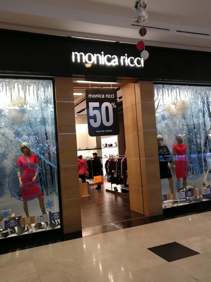 Monica Ricci qadın geyimləri mağazası (Bakı)