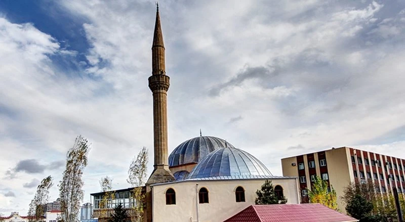 İlahiyyat məscidi (Bakı)