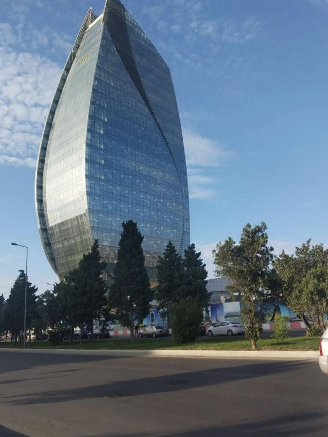 AzərSu Offis Tauer (Bakı)