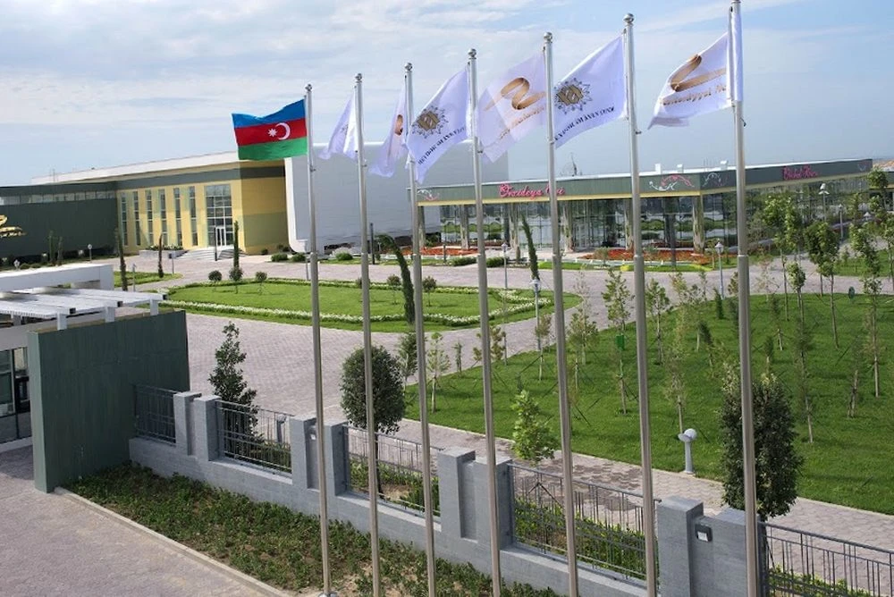 Zire Park (Места культурного отдыха (театры, кинотеатры, галереи, парки, сады, бульвары)) (Баку)