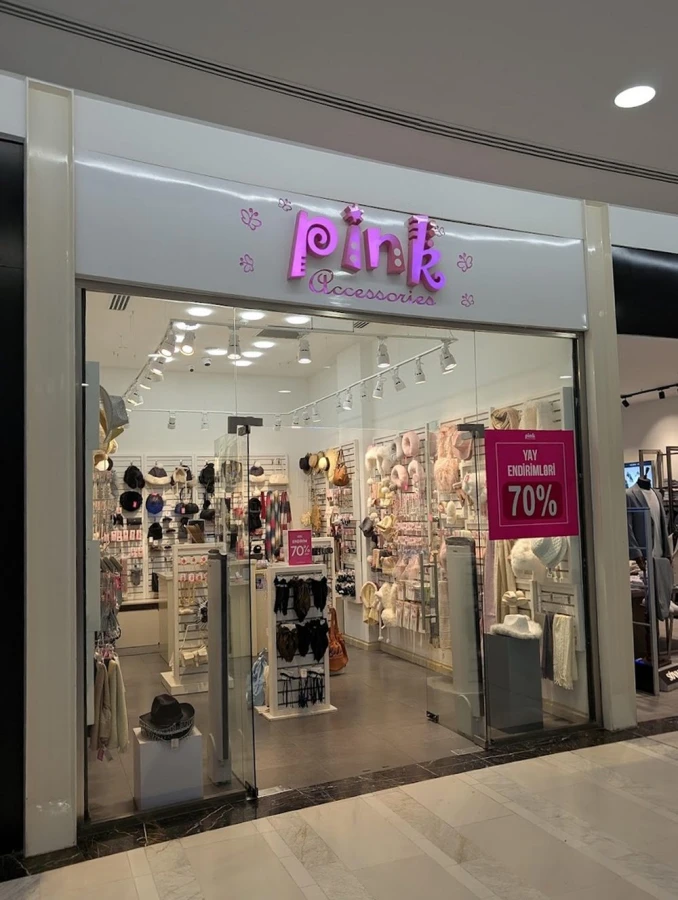 Pink aksessuarlar mağazası (Bakı)