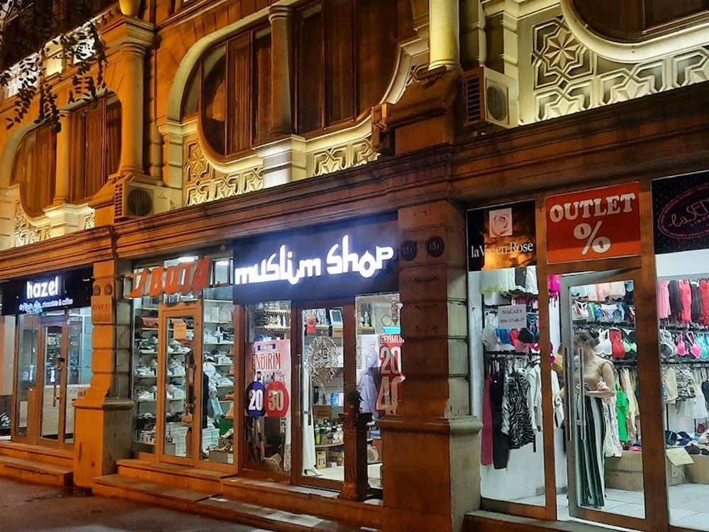Çeburaşka apteki (Bakı)