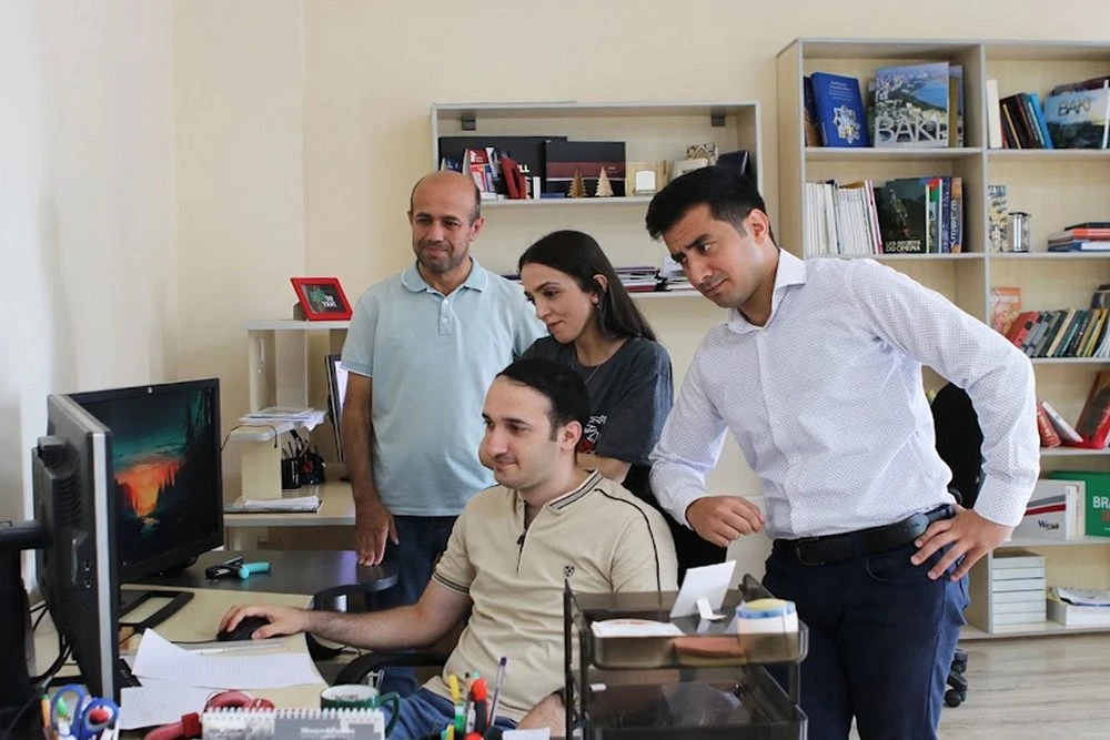 Maksmedia reklam agentliyi (Bakı)