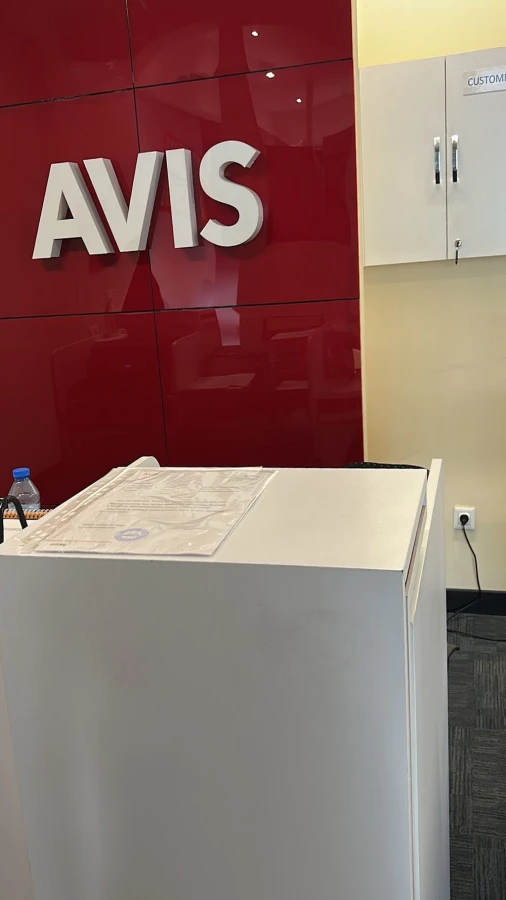 AVIS RENT A CAR HAVA LİMANI (Bakı)