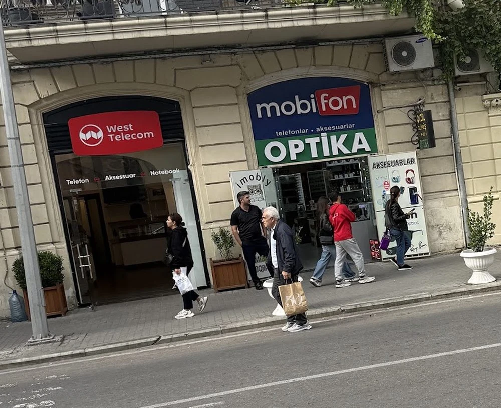 Vest Telecom phone store (Baku)