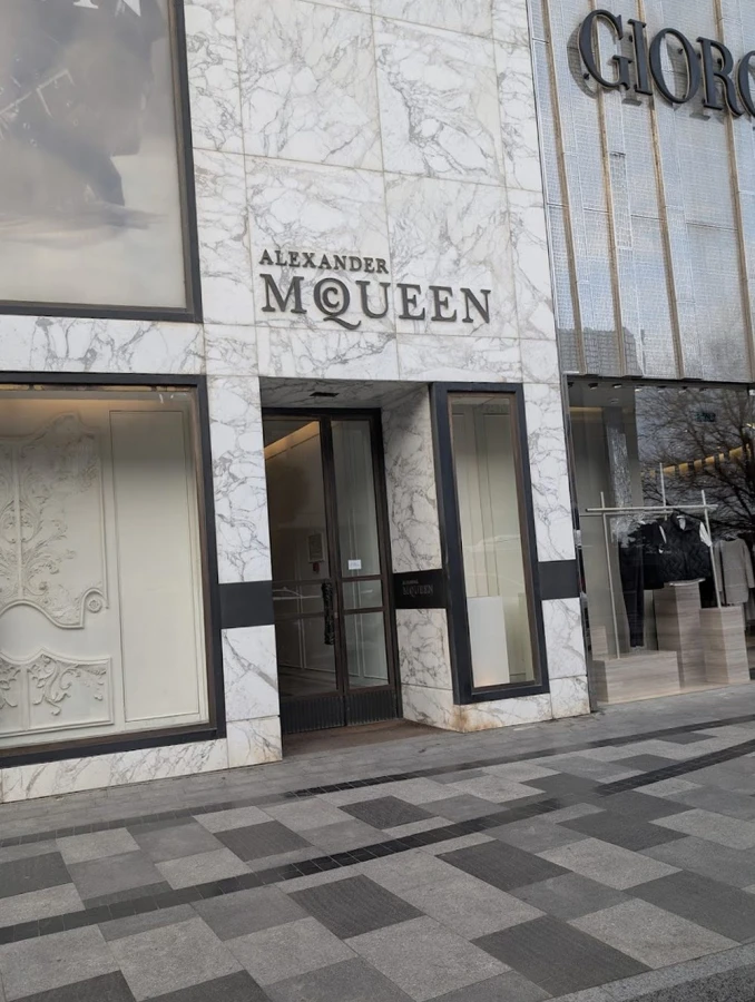 ALEXANDER MCQUEEN (Баку)