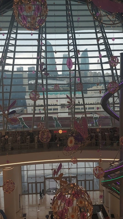ALI & NINO DENIZ MALL (Baku)