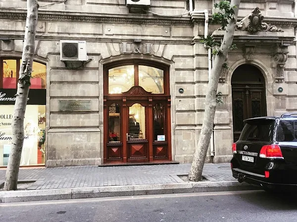 Castangia kişi geyimləri mağazası (Bakı)