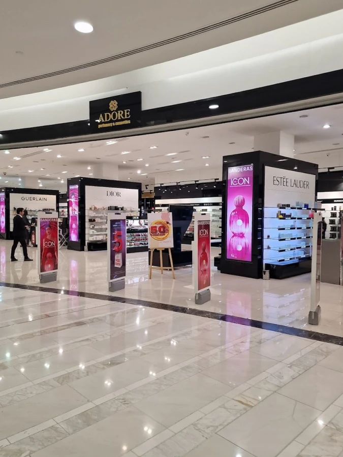 Adore Perfumery & Cosmetics mağazası (Bakı)