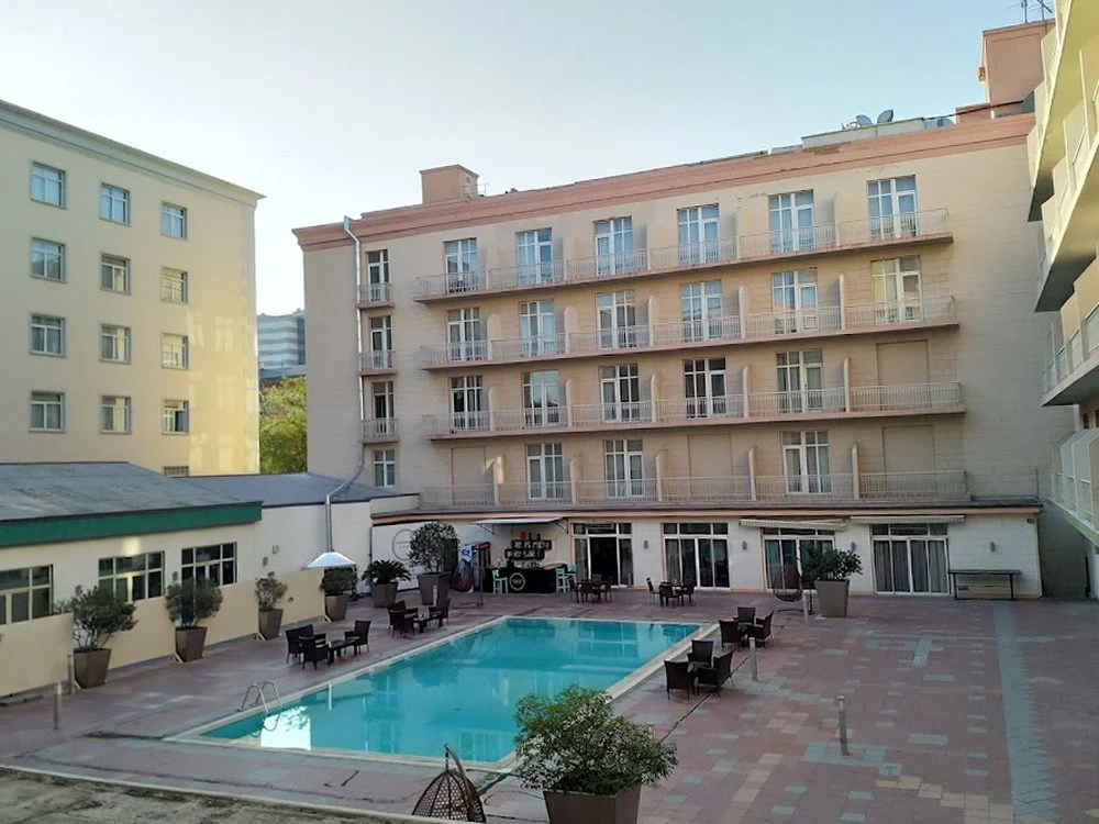 Royal Garden Hotel (Baku)