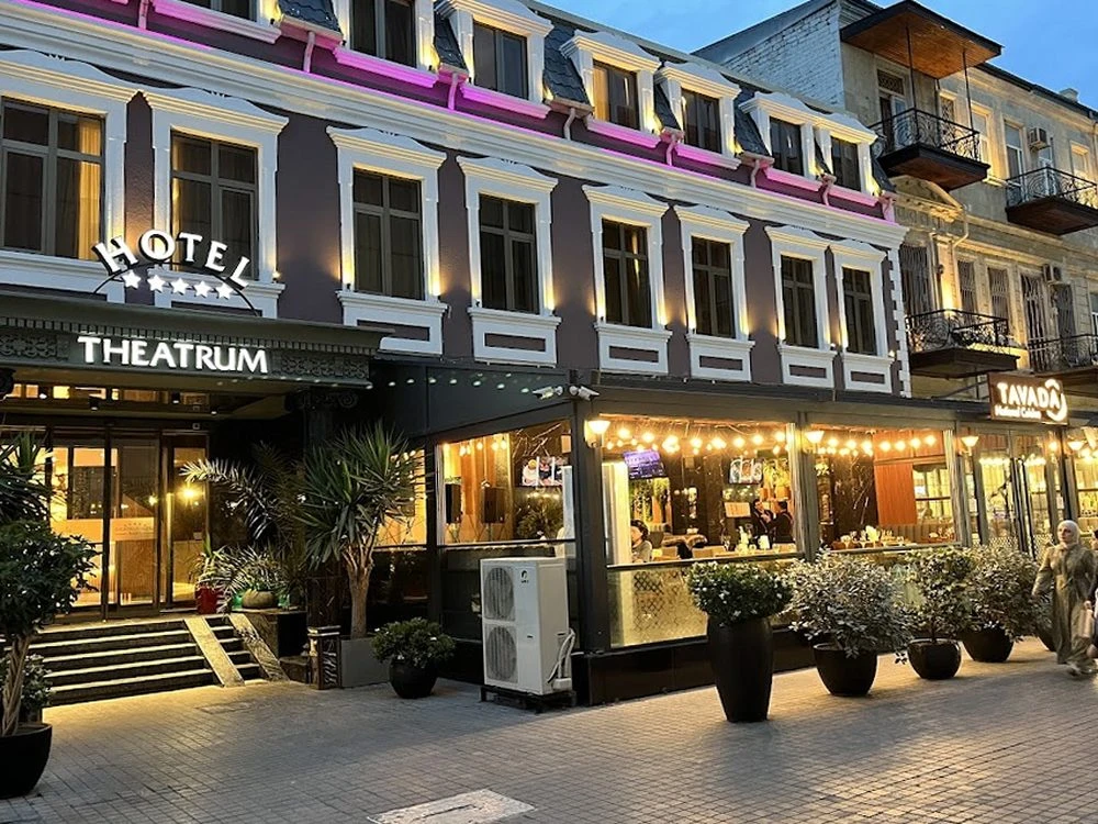 Theatrum Hotel (Bakı)