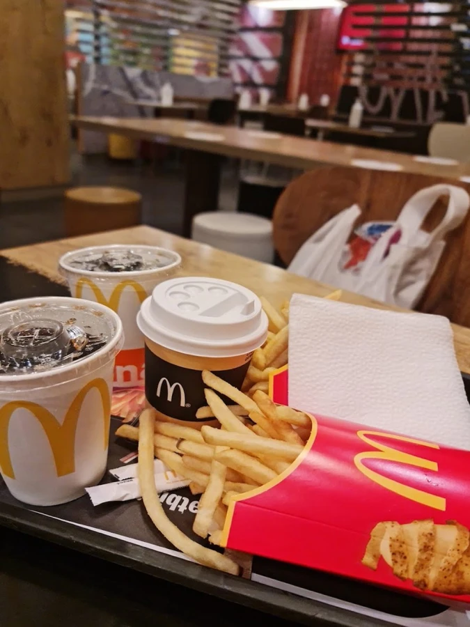 McDonalds Neftçilər m. (Bakı)