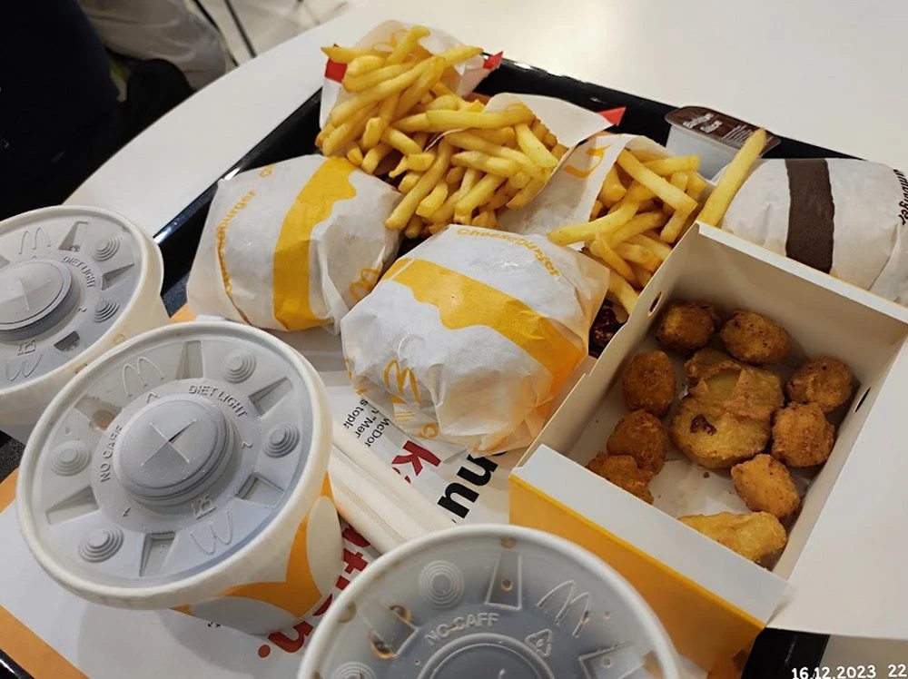McDonald's 28 Молл (Баку)