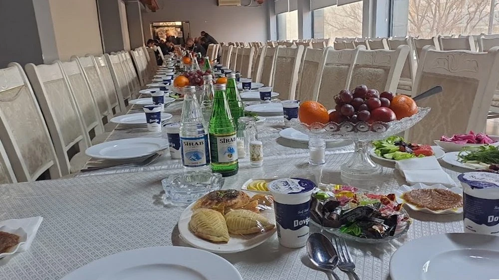 QIZIL GÜL MƏRASİM ZALI (Bakı)