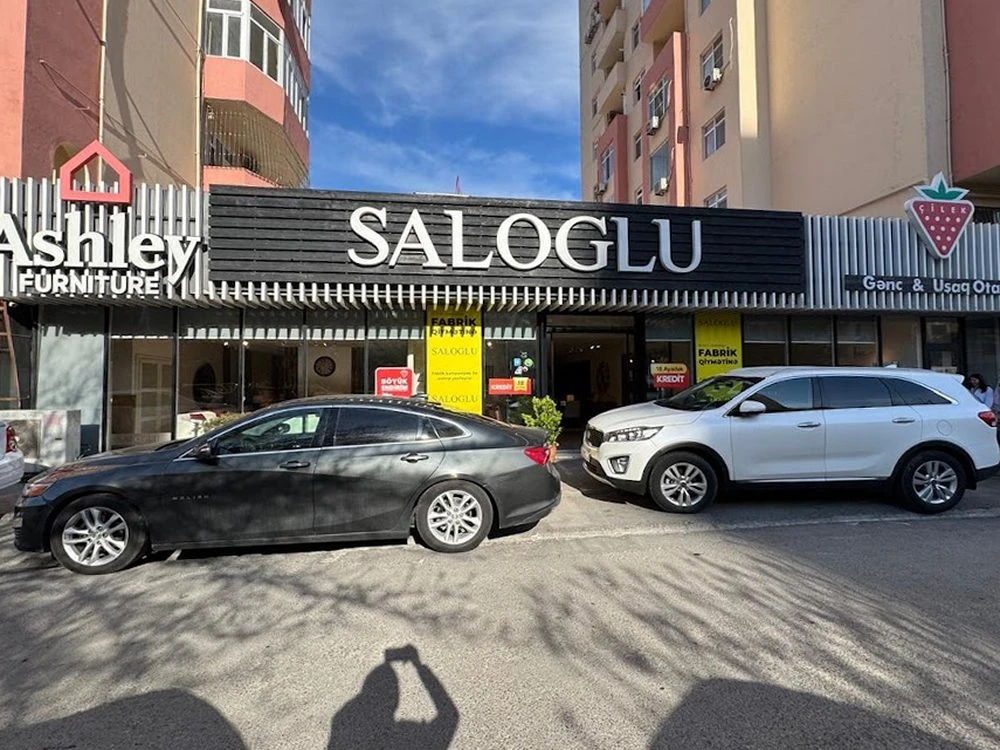 Saloğlu mebel salonu (Bakı)