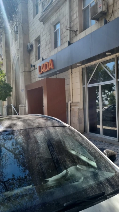 Lada avtosalonu (Bakı)