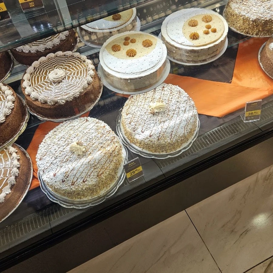 Azza Confectionery Store (Baku)