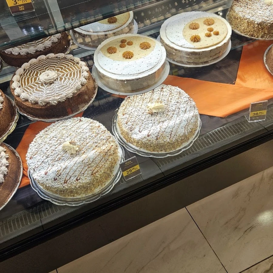 Azza Confectionery Store (Baku)