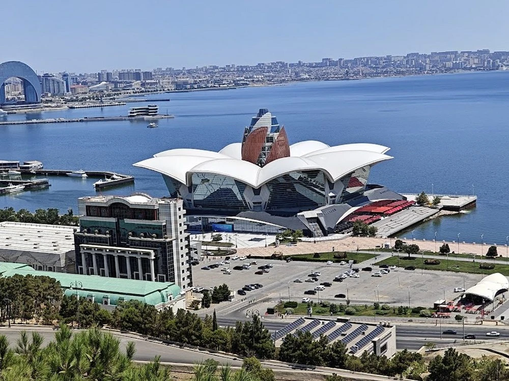 Dalga Plaza (Baku)