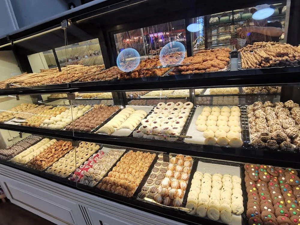 L&APOS;UÇELLO D&APOS;ORO (Bakı)