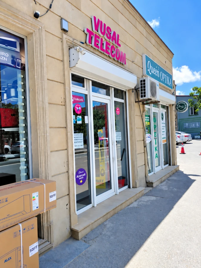 Vüsal Telecom telefon mağazası (Bakı)