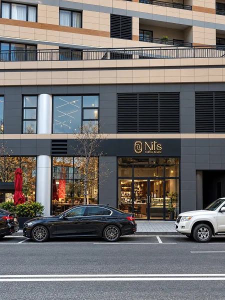 Nil’s Coffee & Wine