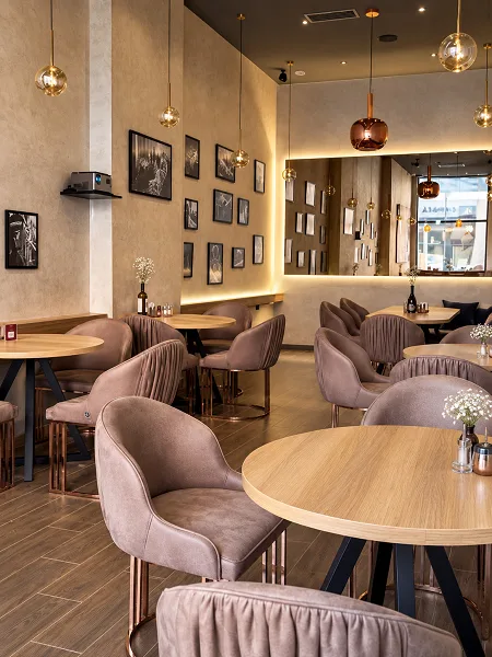 Nil’s Coffee & Wine