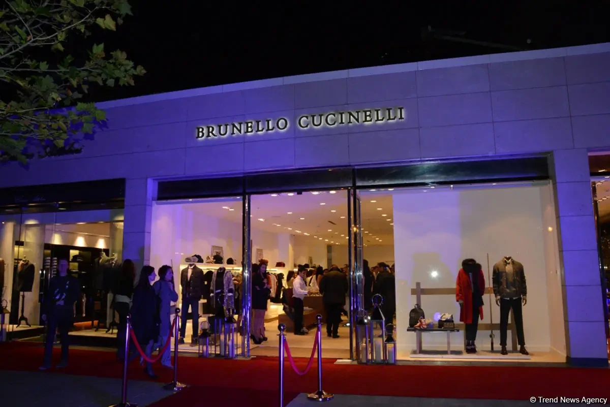 Brunello Cucinelli geyim mağazası (Bakı)